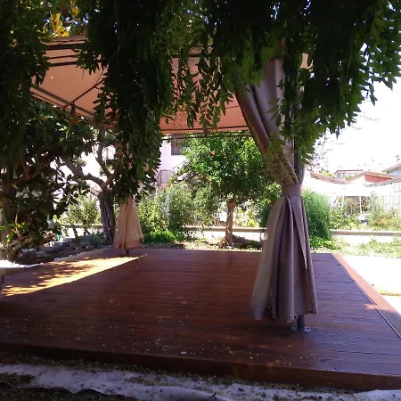 La Casina Bed & Breakfast 3*